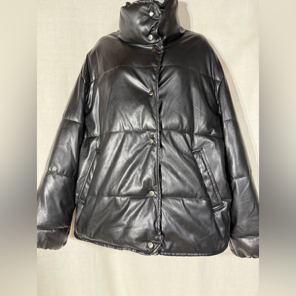 Zenana Outfitters Black Puffer Jacket with Pockets Size Large - Picture 3 of 12